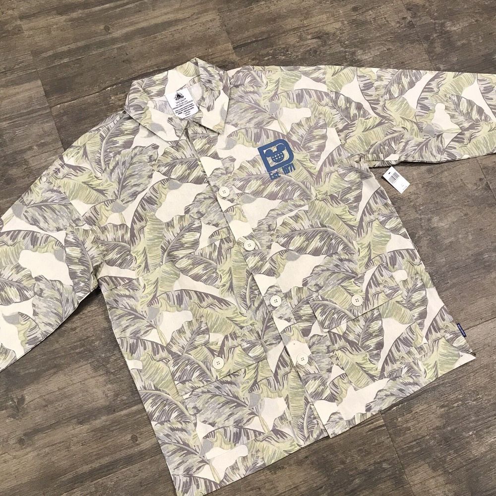 NWT Disney Disney World Resort Safari Spirit Jersey Men Shirt Jacket Large (100)